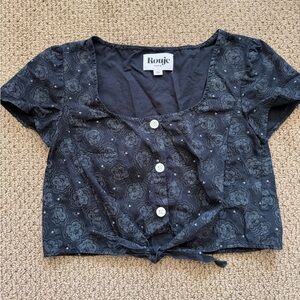Rouje Black Floral Tie-Front Crop Top junior size